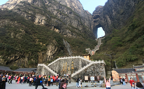 【暢享湖南】長(zhǎng)沙、韶山、張家界天門山、張家界國家森林公園、土司王府、張家界千古情、芙蓉鎮(zhèn)、鳳凰古城雙飛6日游